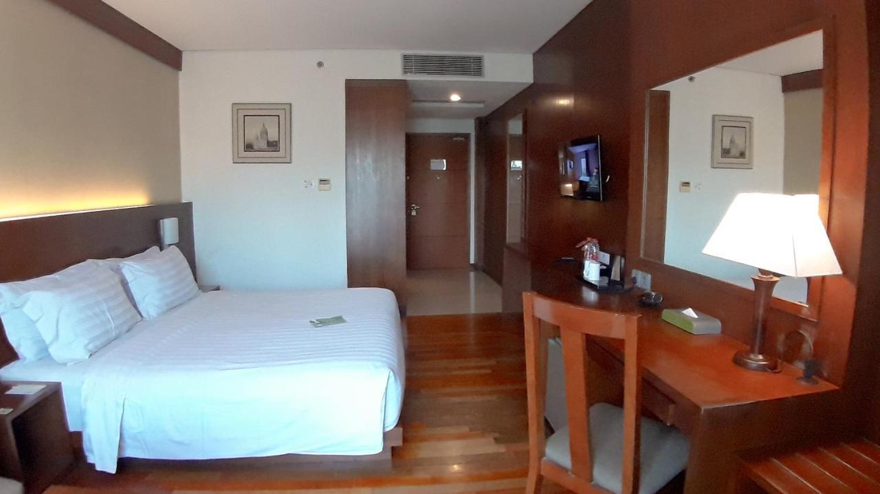 Oak Tree Emerald Hotel & Coventions Semarang Eksteriør billede