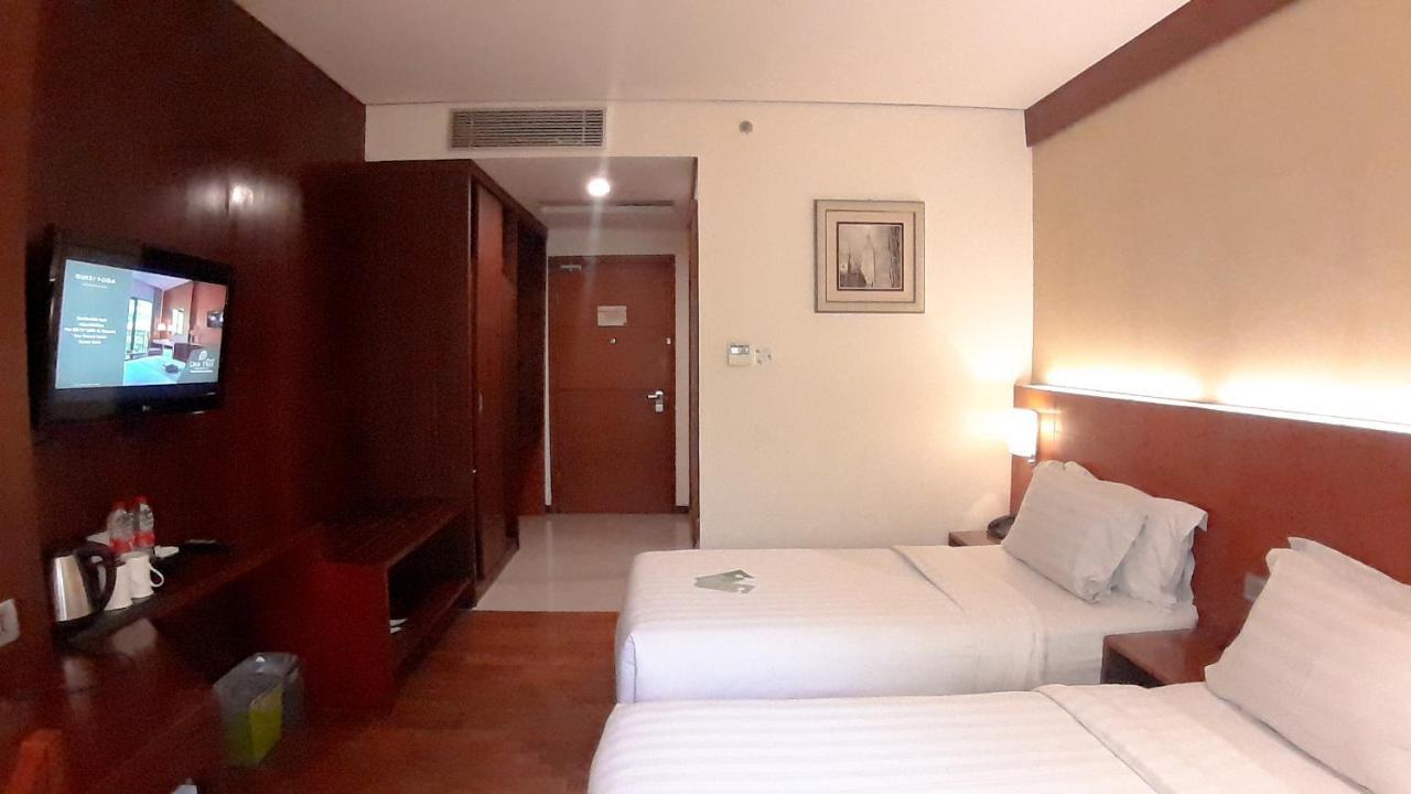 Oak Tree Emerald Hotel & Coventions Semarang Eksteriør billede