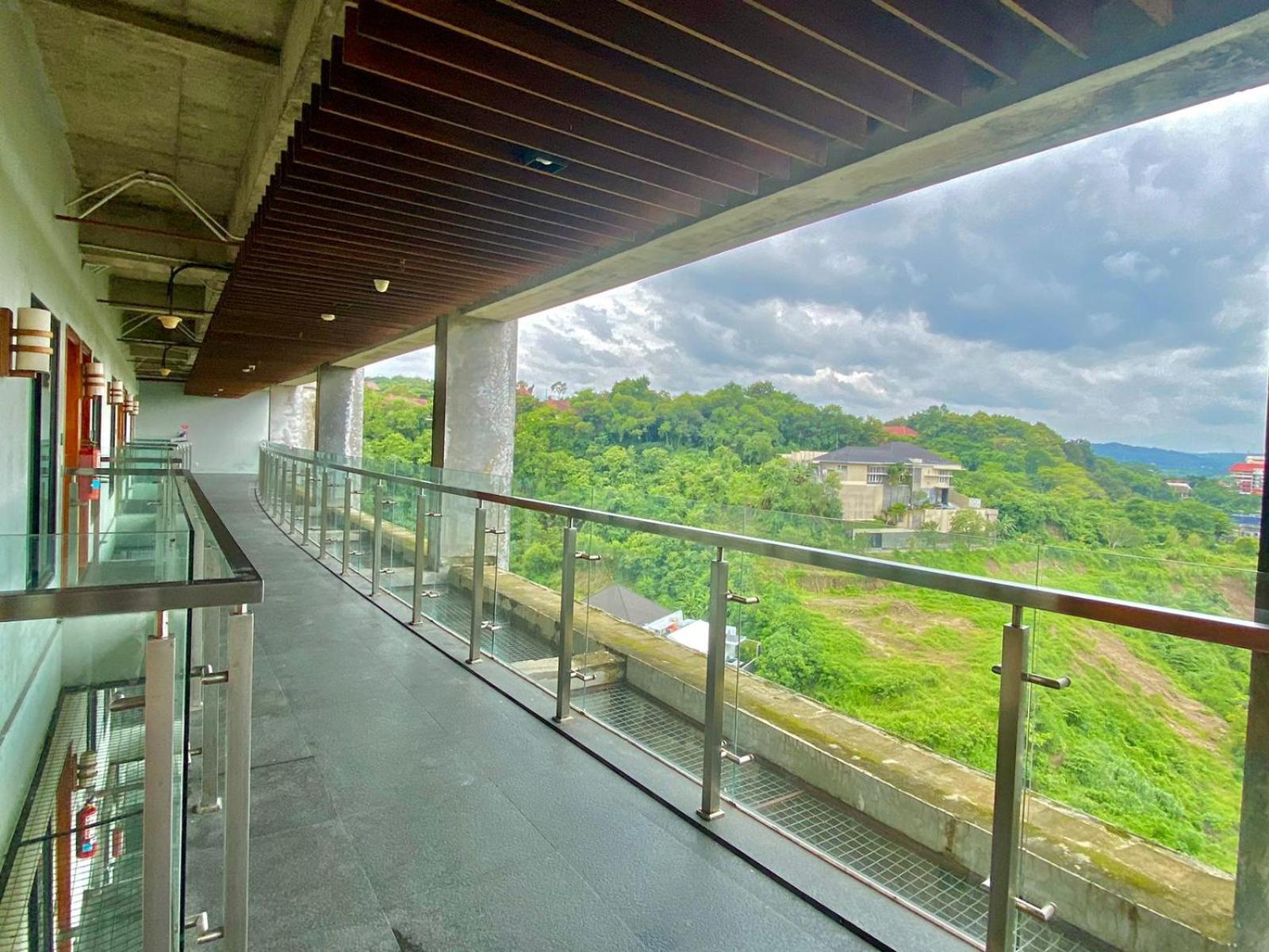 Oak Tree Emerald Hotel & Coventions Semarang Eksteriør billede