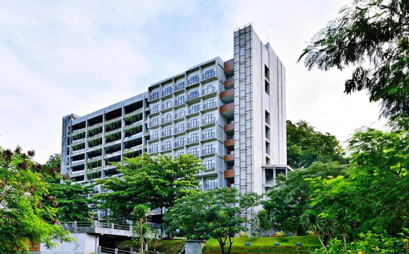 Oak Tree Emerald Hotel & Coventions Semarang Eksteriør billede