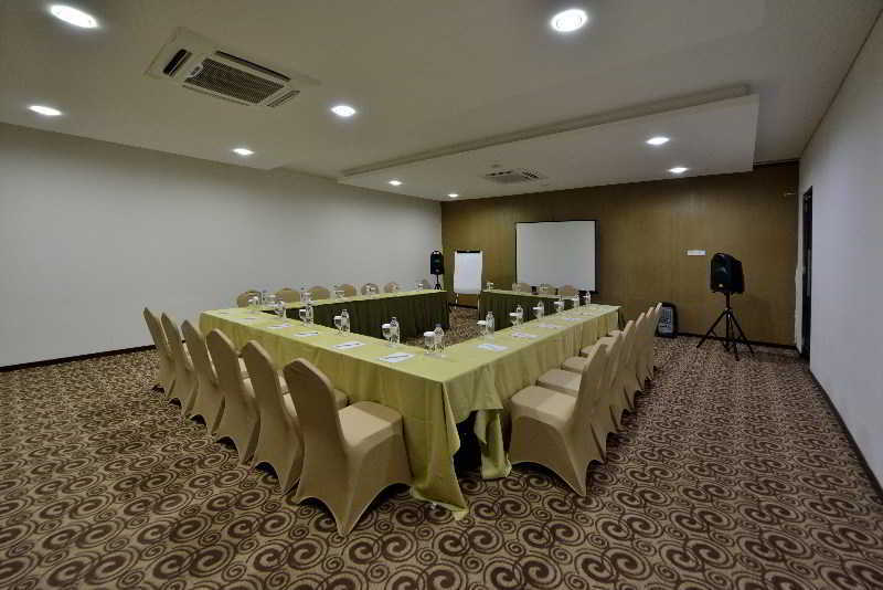 Oak Tree Emerald Hotel & Coventions Semarang Eksteriør billede