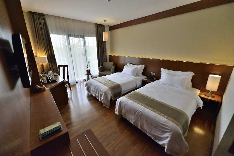Oak Tree Emerald Hotel & Coventions Semarang Eksteriør billede