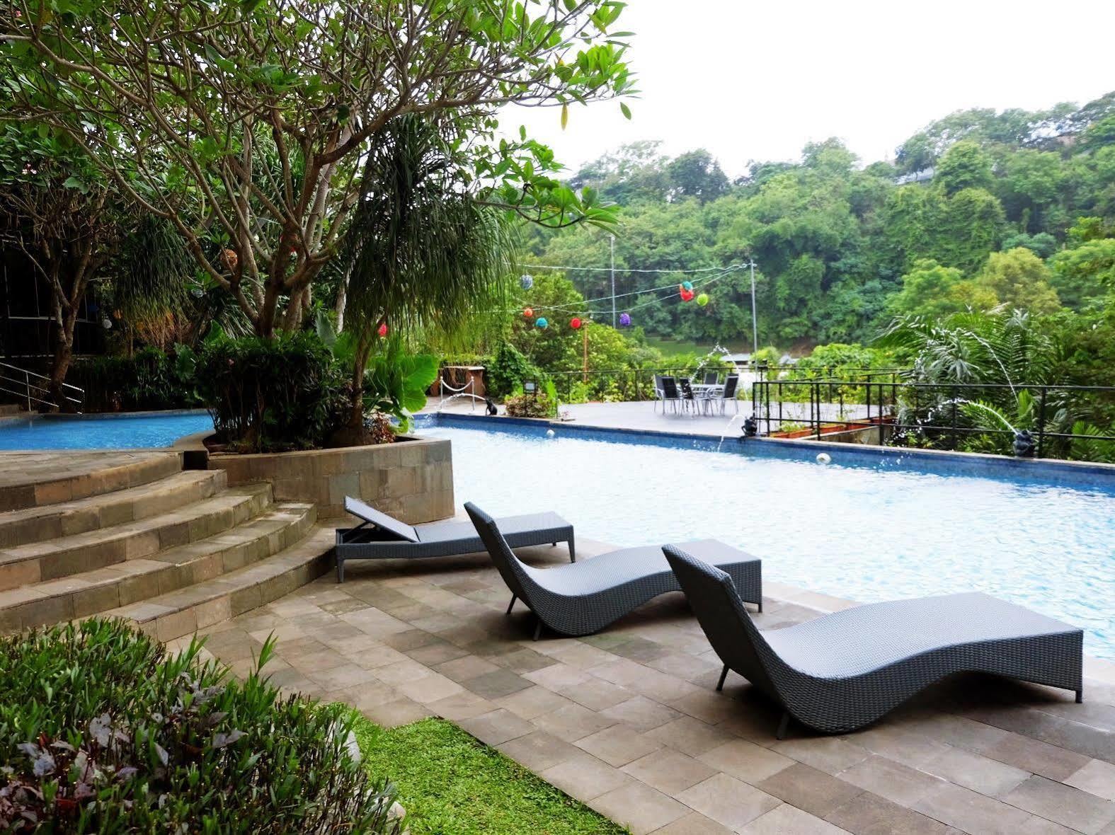 Oak Tree Emerald Hotel & Coventions Semarang Eksteriør billede