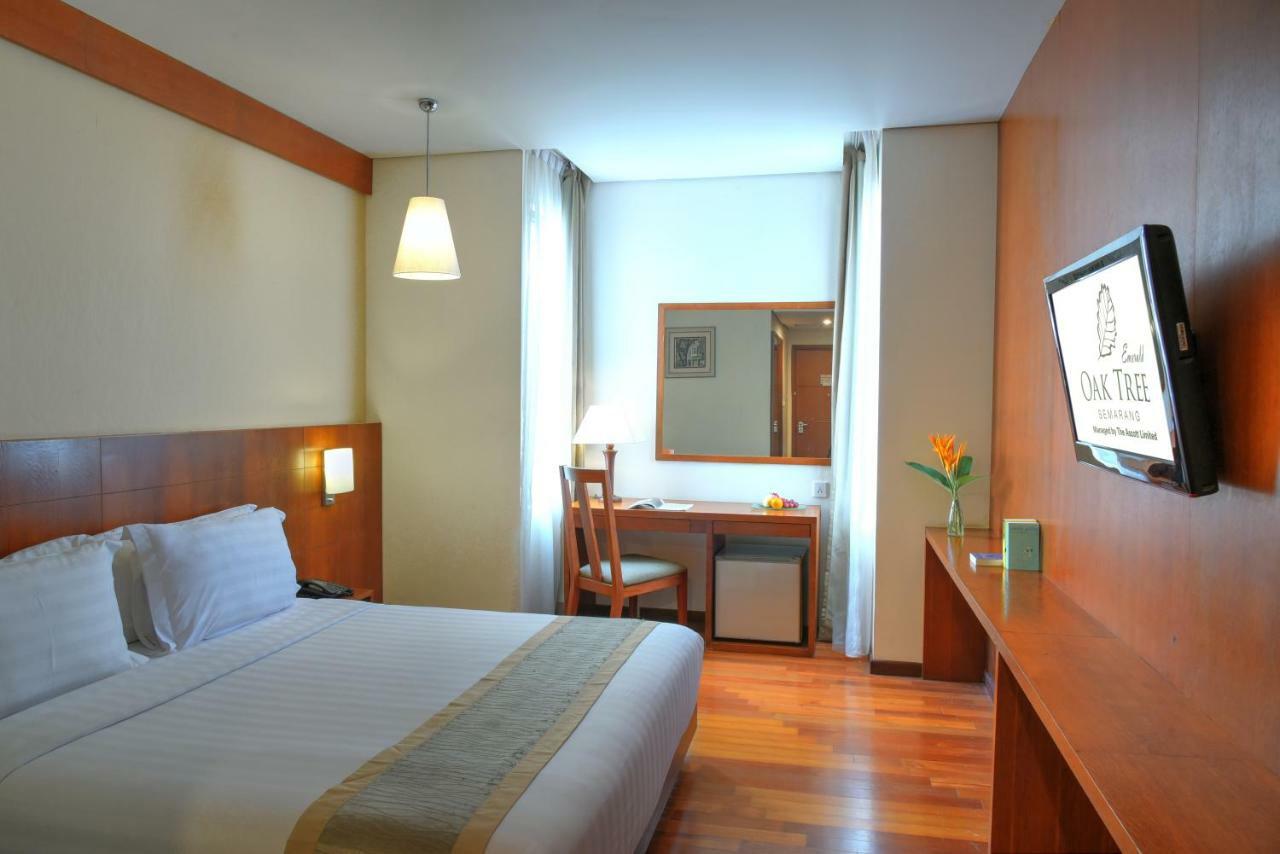 Oak Tree Emerald Hotel & Coventions Semarang Eksteriør billede