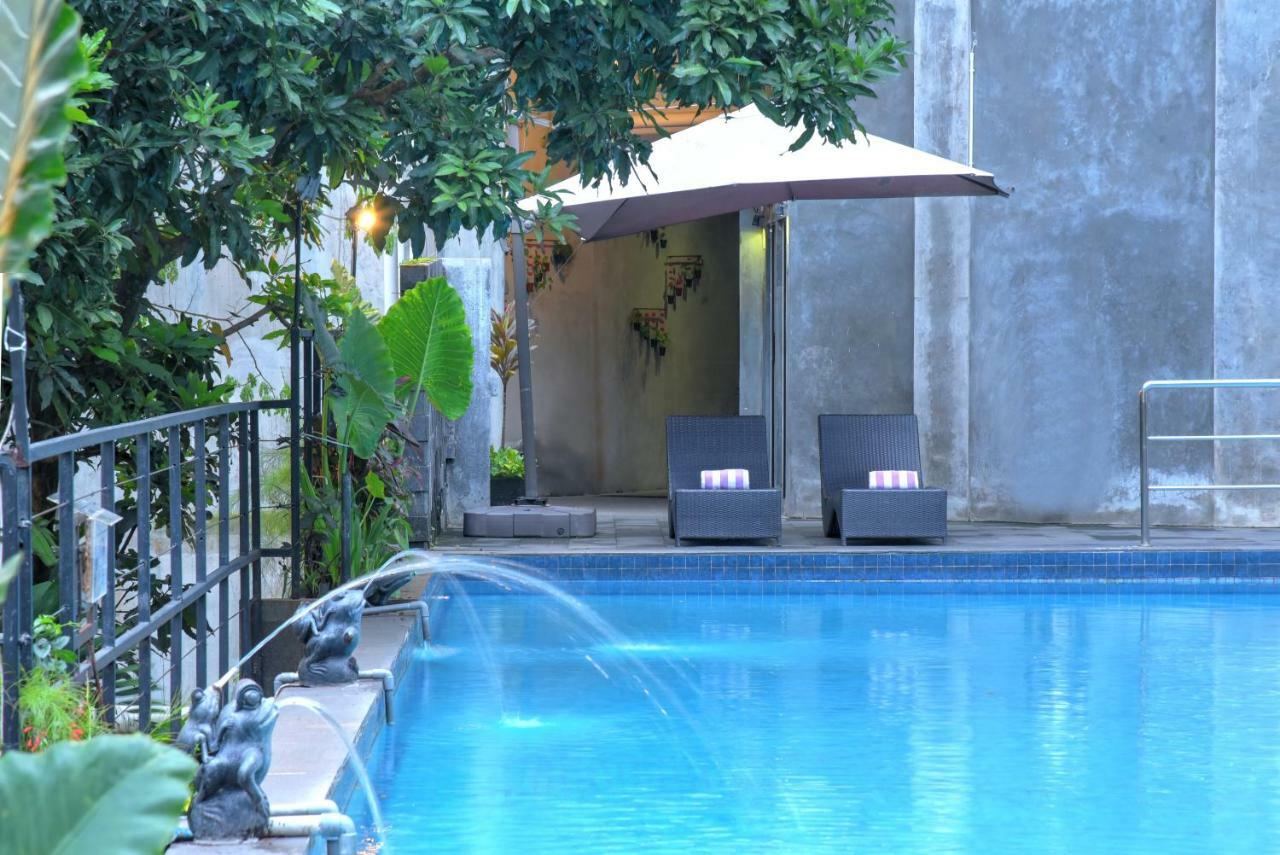 Oak Tree Emerald Hotel & Coventions Semarang Eksteriør billede